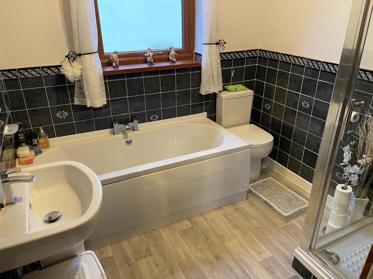 Dyffryn Taf - Spacious 3 Bedroom Bungalow Close To Amenities St Clears Exteriér fotografie